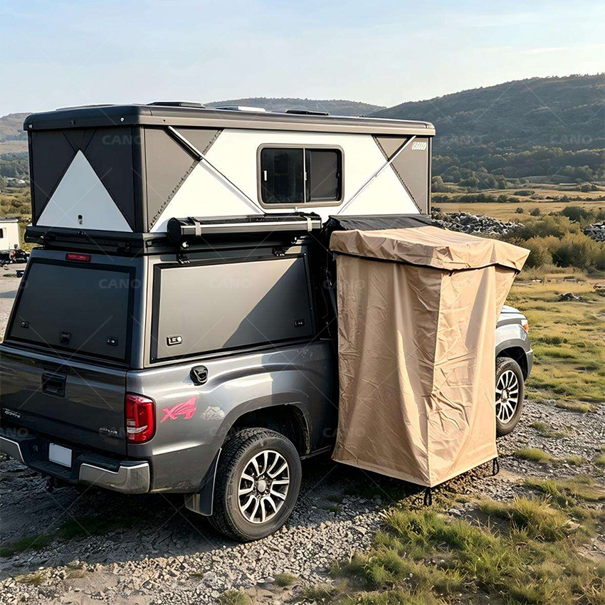 Vehicle-Mounted Shower Tent – Quick Setup & Privacy